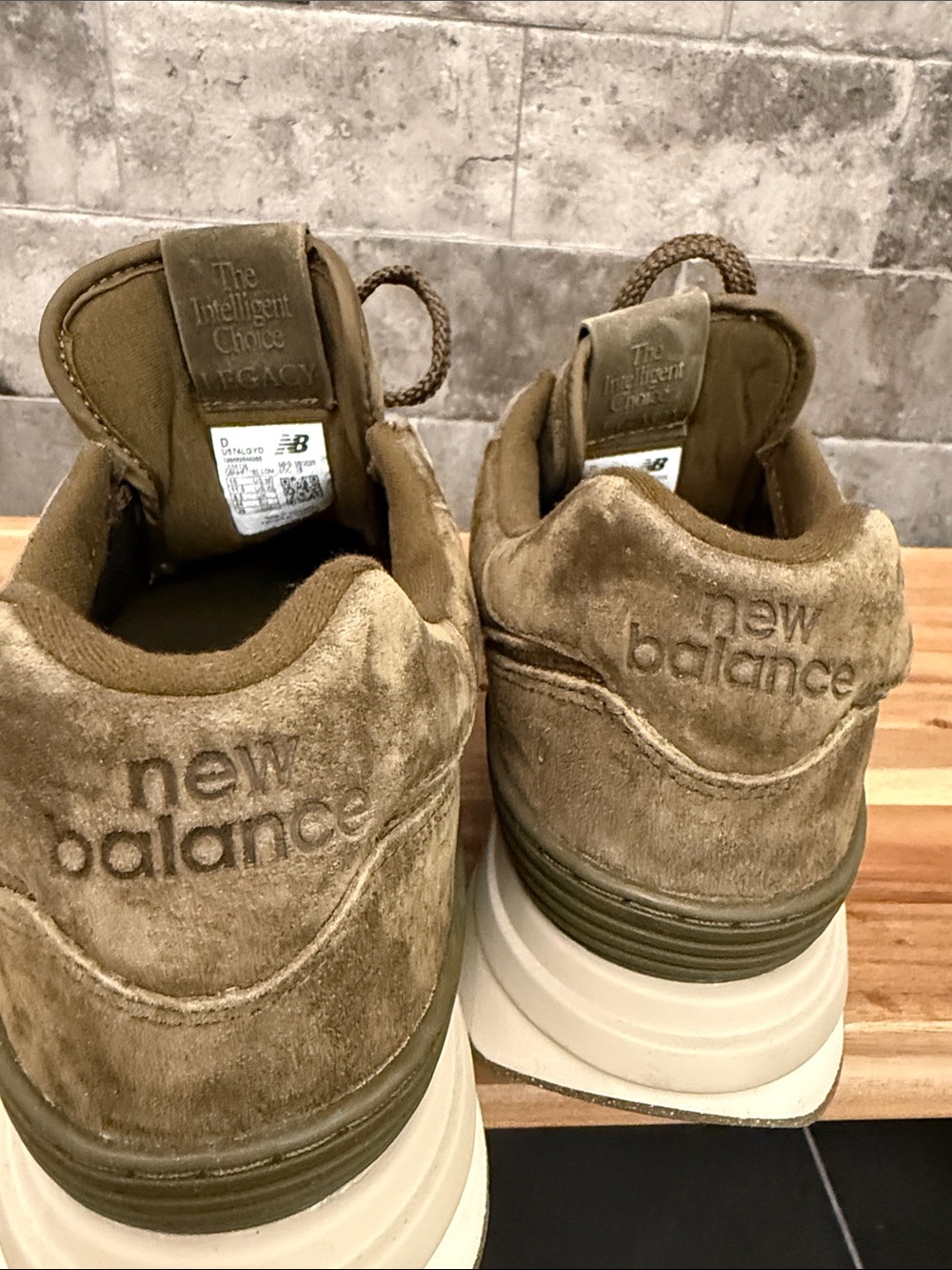 New Balance Olive Green Suede Men's Sneaker size 10 - Picture 3 of 16